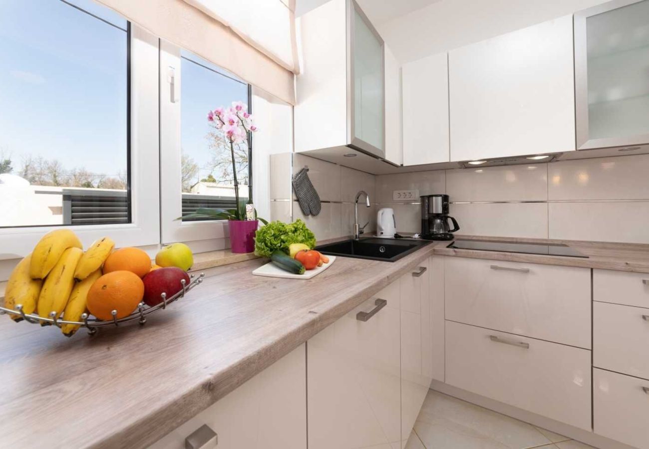 Вилла на Divšici - Villa Karla near Pula for 8 persons with private pool, kids playground & pet friendly