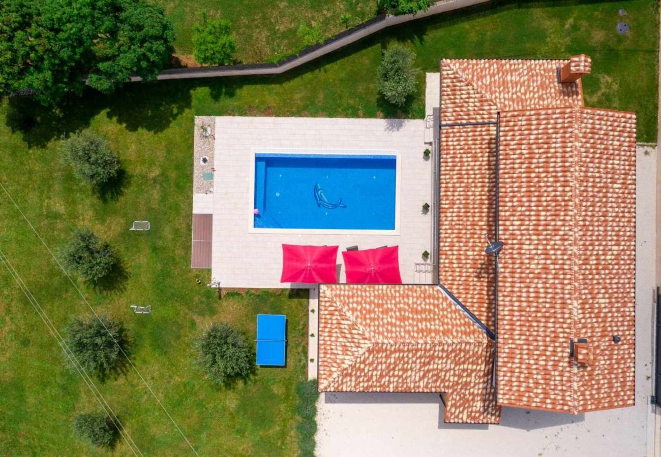 Вилла на Divšici - Villa Karla near Pula for 8 persons with private pool, kids playground & pet friendly