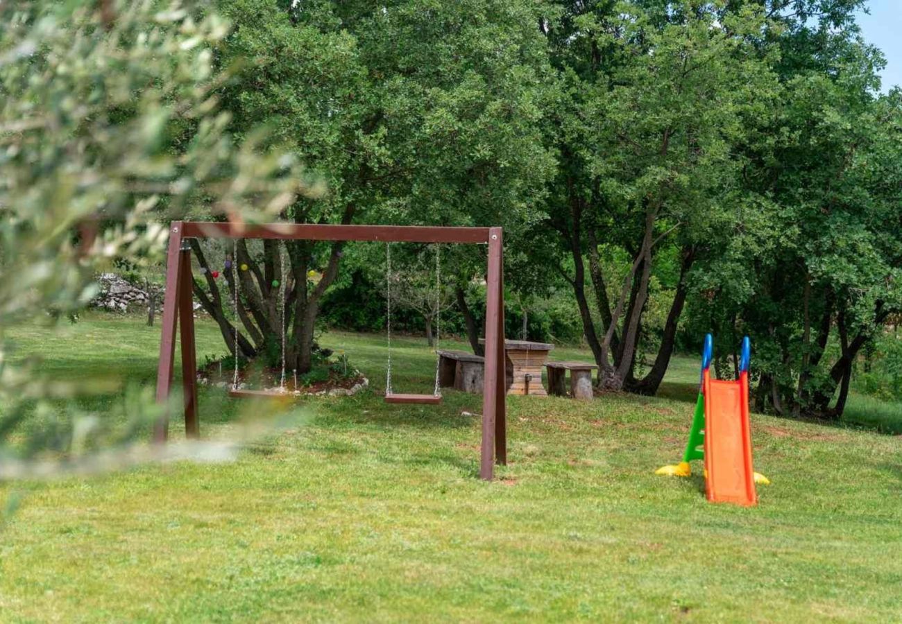 Вилла на Divšici - Villa Karla near Pula for 8 persons with private pool, kids playground & pet friendly