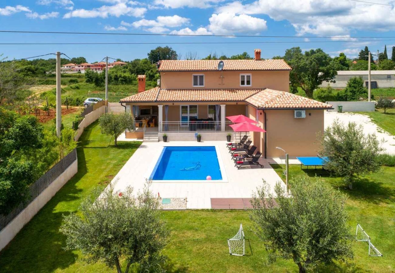 Вилла на Divšici - Villa Karla near Pula for 8 persons with private pool, kids playground & pet friendly