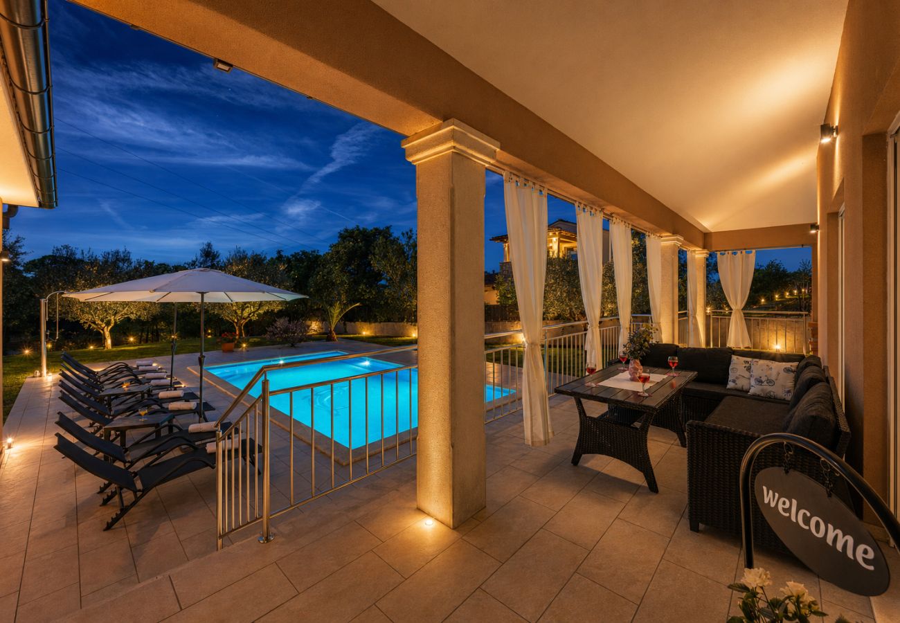 Вилла на Divšici - Villa Karla near Pula for 8 persons with private pool, kids playground & pet friendly