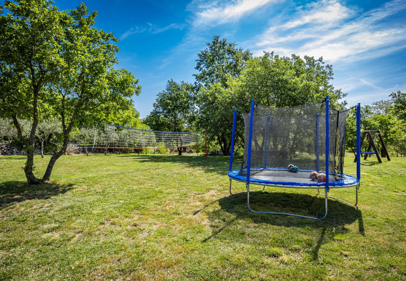 Вилла на Divšici - Villa Karla near Pula for 8 persons with private pool, kids playground & pet friendly