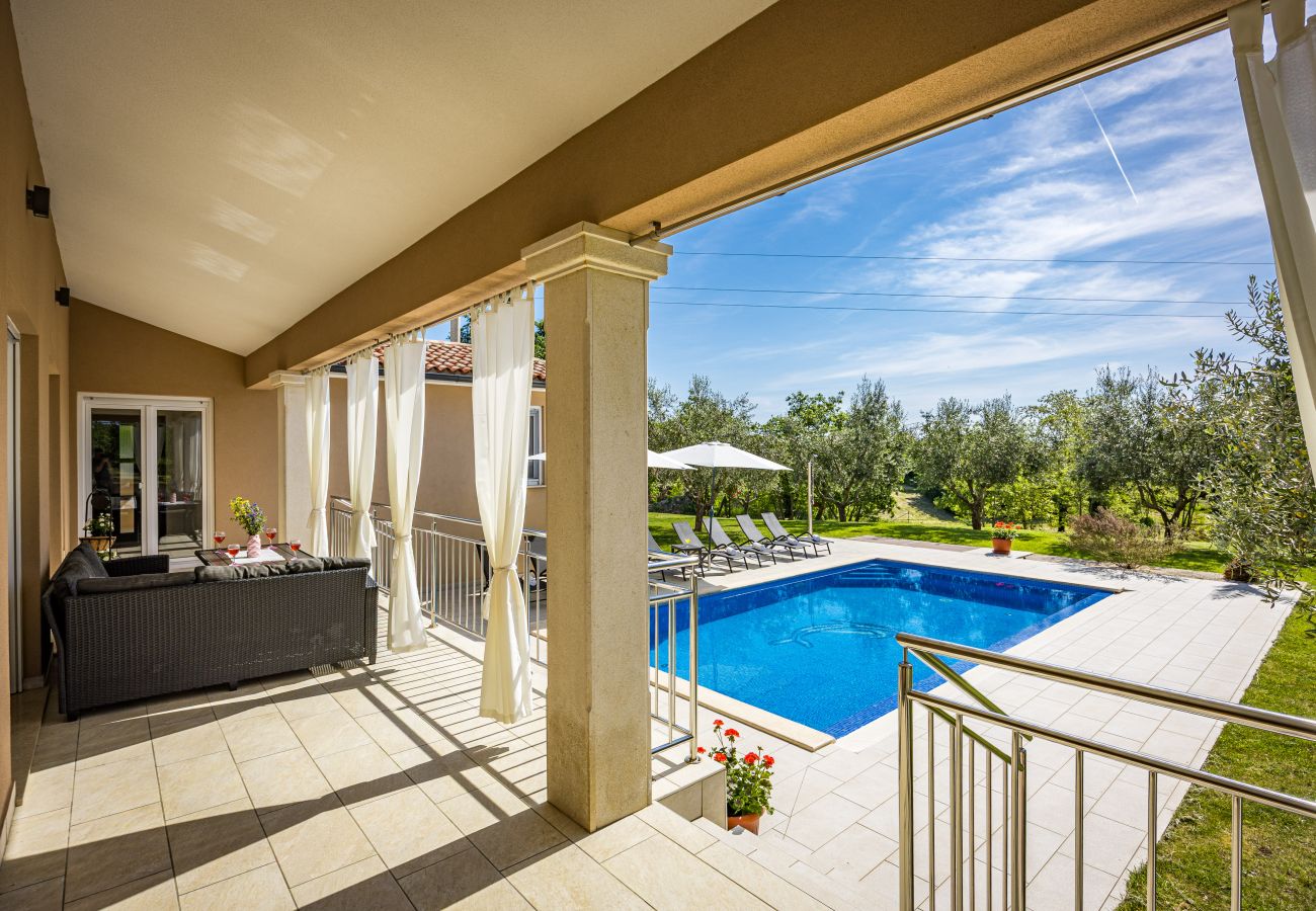 Вилла на Divšici - Villa Karla near Pula for 8 persons with private pool, kids playground & pet friendly