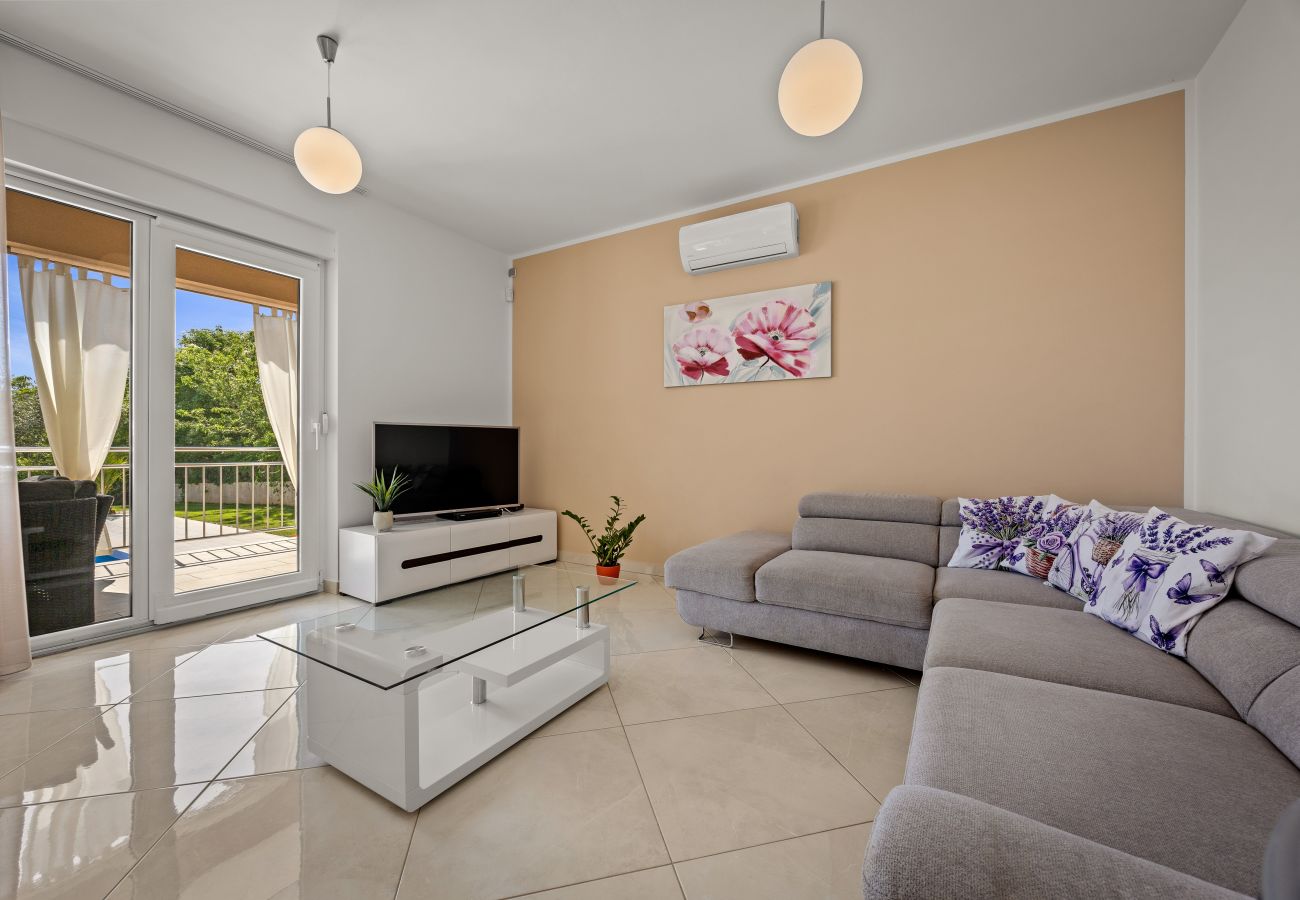 Вилла на Divšici - Villa Karla near Pula for 8 persons with private pool, kids playground & pet friendly