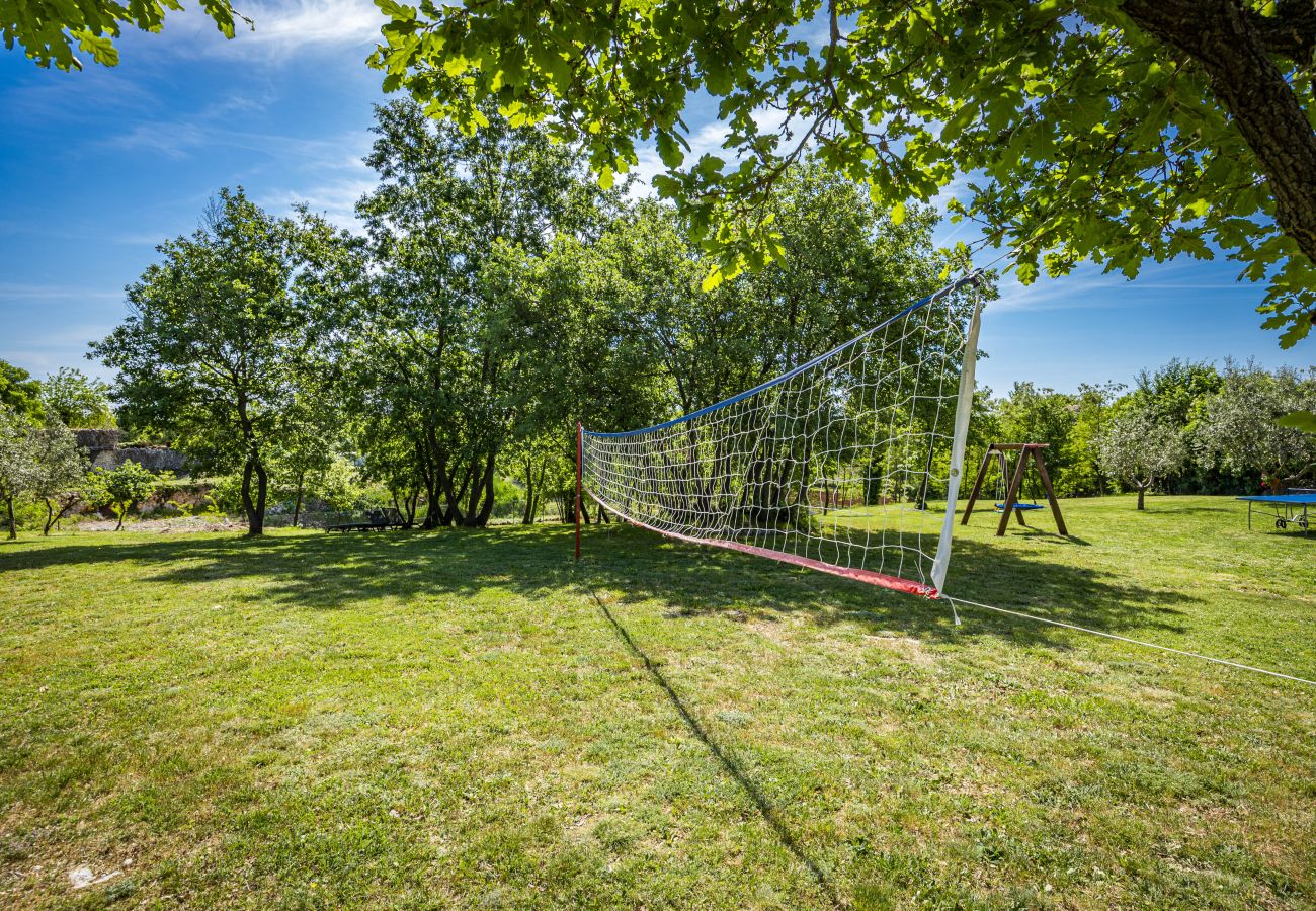 Вилла на Divšici - Villa Karla near Pula for 8 persons with private pool, kids playground & pet friendly