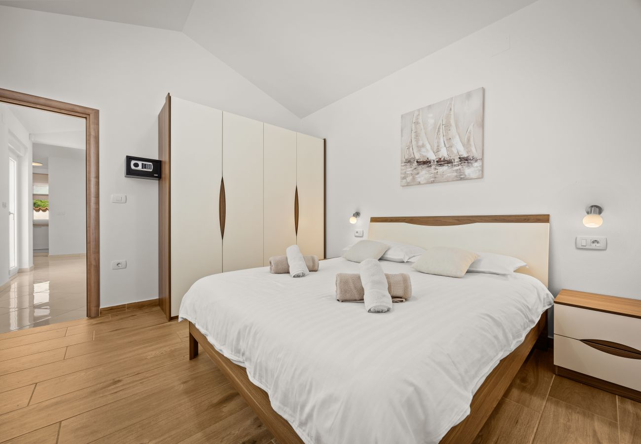 Вилла на Divšici - Villa Karla near Pula for 8 persons with private pool, kids playground & pet friendly