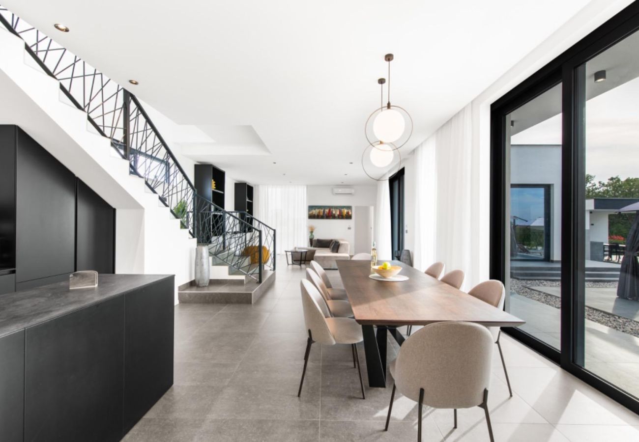 Вилла на Deklici - Villa Nura for 8 persons near Poreč with 36 m2 heated pool, with sauna & sea view 