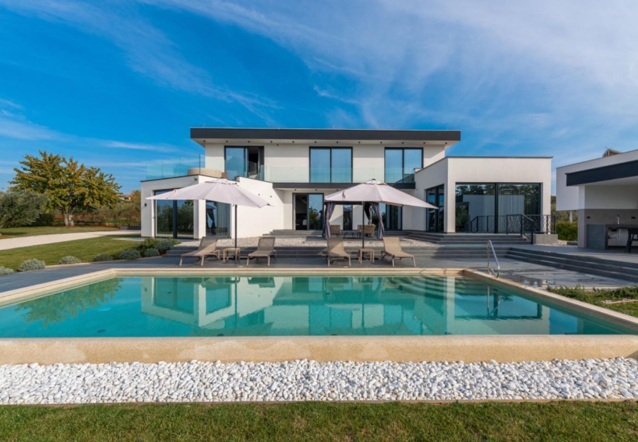 Вилла на Deklici - Villa Nura for 8 persons near Poreč with 36 m2 heated pool, with sauna & sea view 