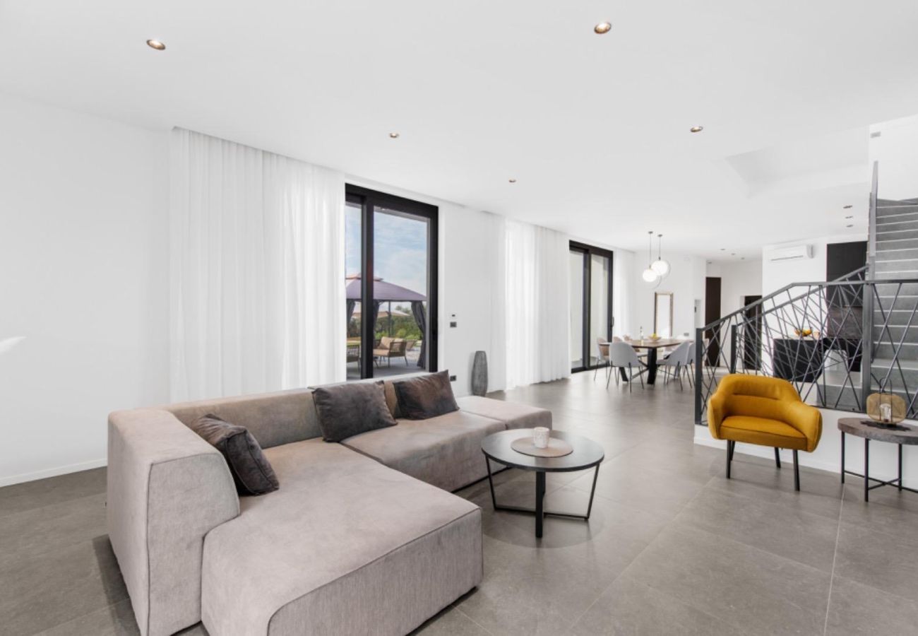 Вилла на Deklici - Villa Nura for 8 persons near Poreč with 36 m2 heated pool, with sauna & sea view 