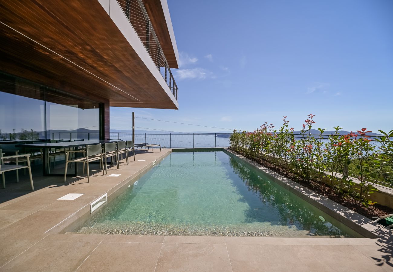Вилла на Mošcenice - Luxury Villa Vista Hills for 14 persons near Opatija with heated pool, sea view & wellness 
