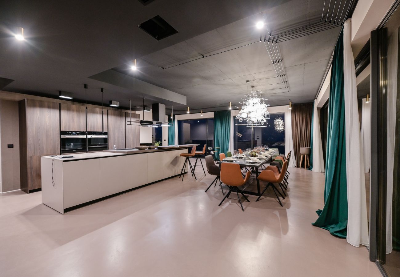 Вилла на Mošcenice - Luxury Villa Vista Hills for 14 persons near Opatija with heated pool, sea view & wellness 