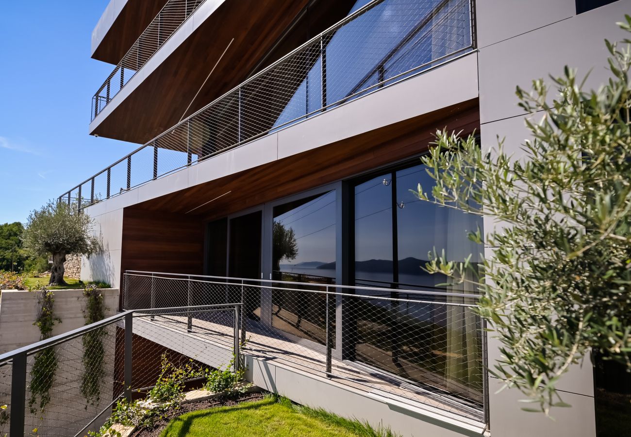 Вилла на Mošcenice - Luxury Villa Vista Hills for 14 persons near Opatija with heated pool, sea view & wellness 