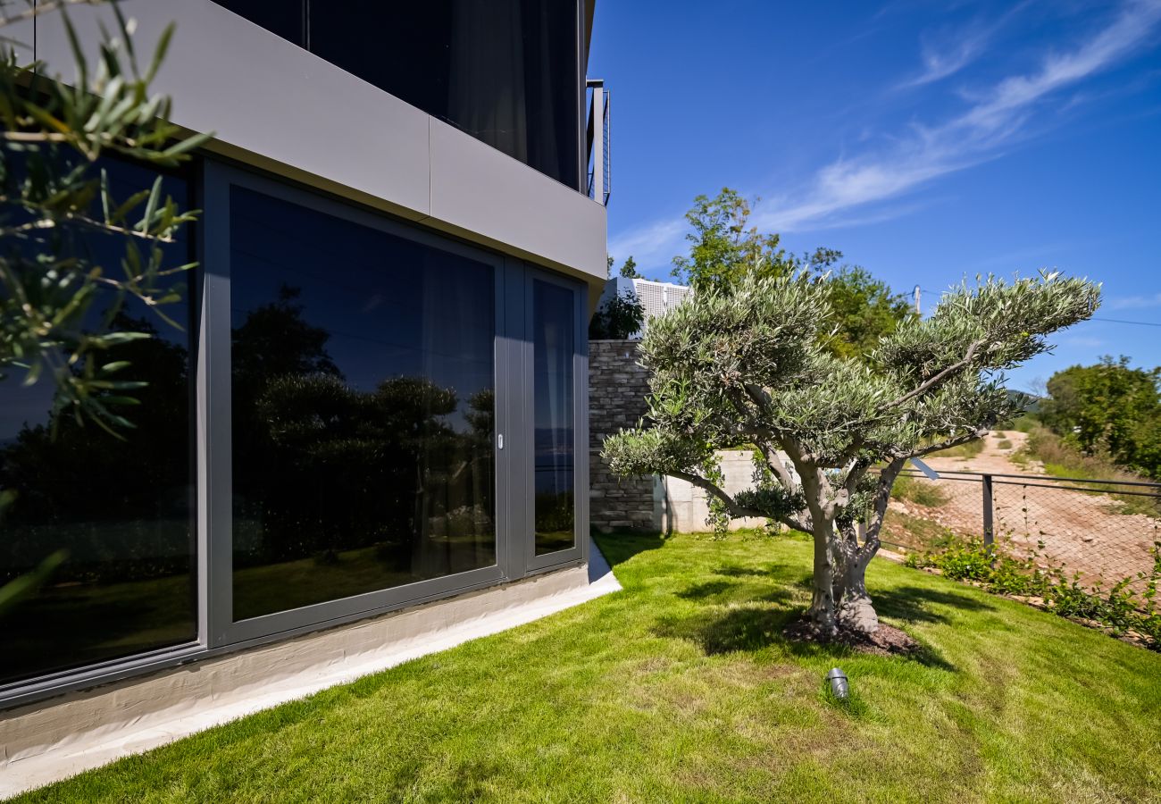 Вилла на Mošcenice - Luxury Villa Vista Hills for 14 persons near Opatija with heated pool, sea view & wellness 