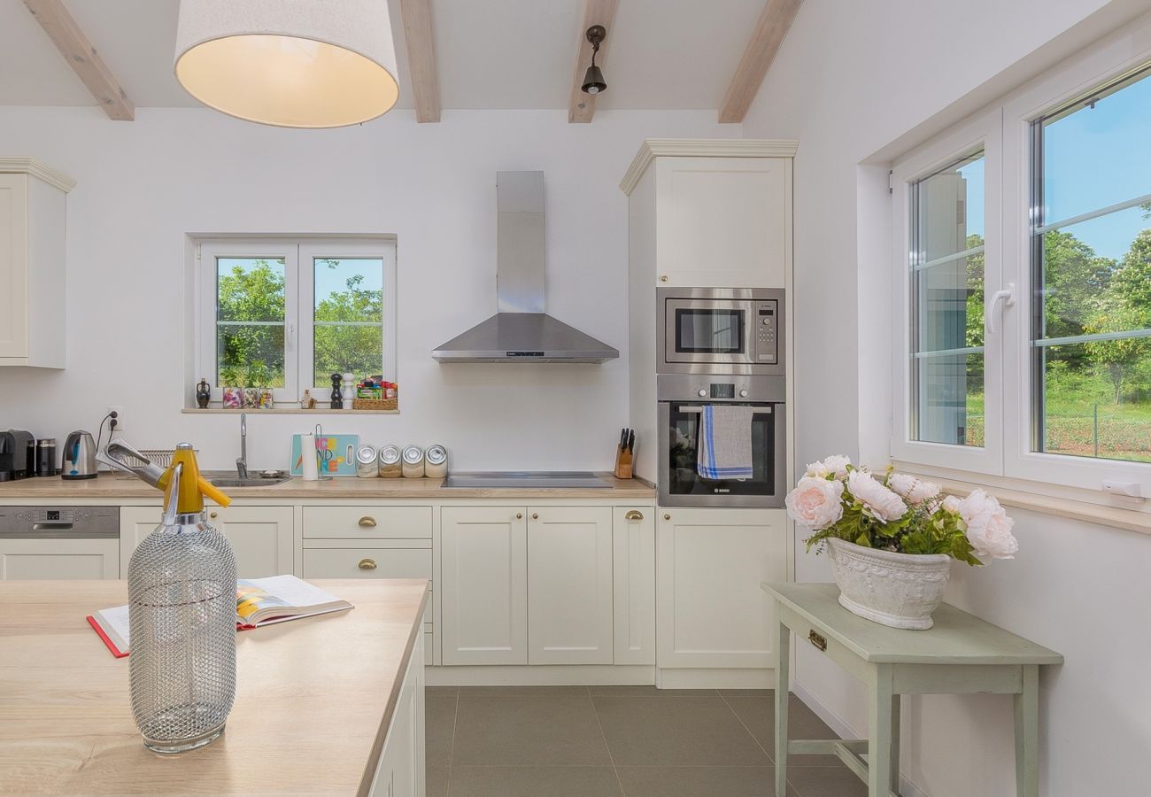 Вилла на Modrušani - Villa Tre Colonne for 10 persons in Central Istria with 60 m2 private pool & sauna 