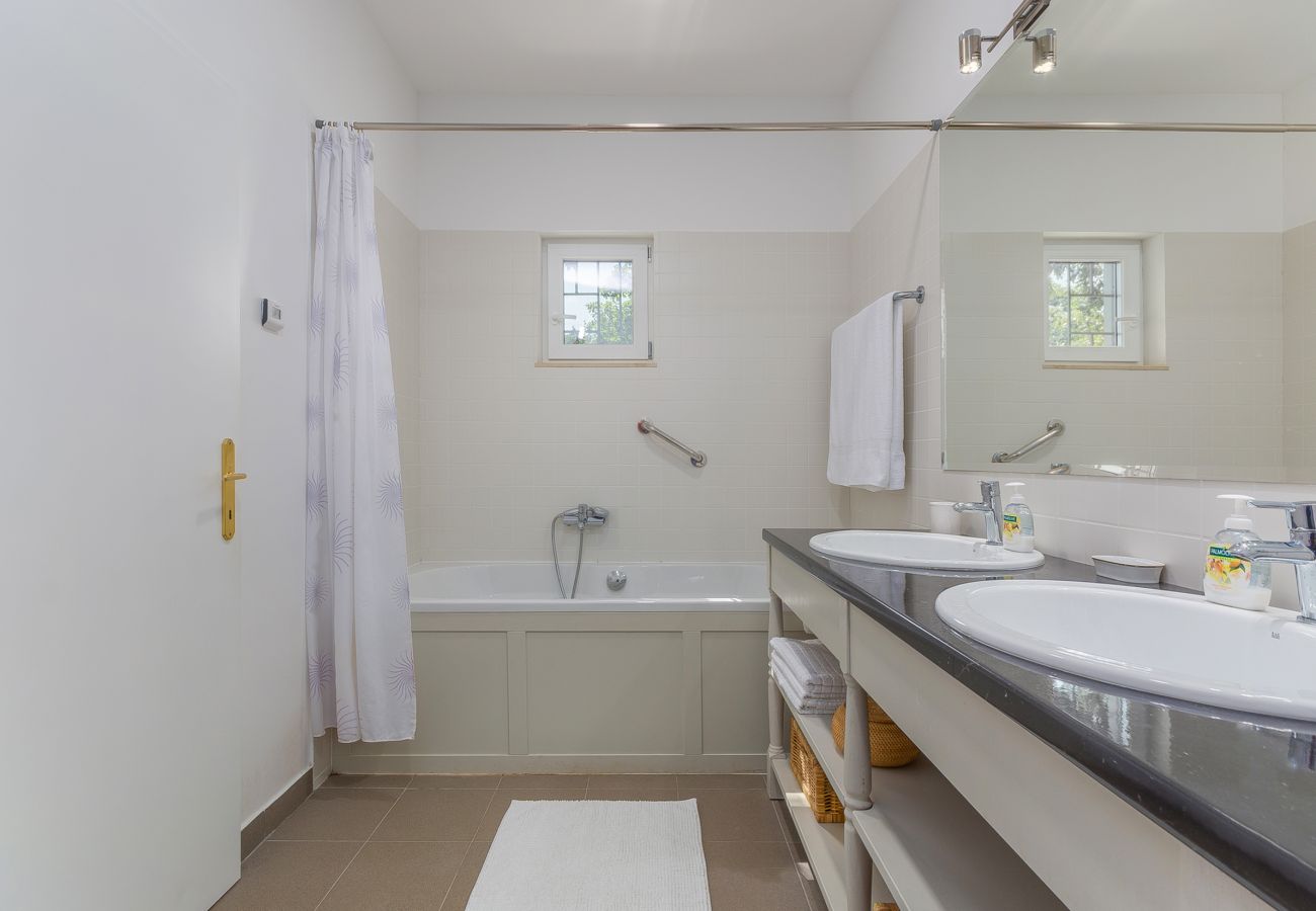 Вилла на Modrušani - Villa Tre Colonne for 10 persons in Central Istria with 60 m2 private pool & sauna 