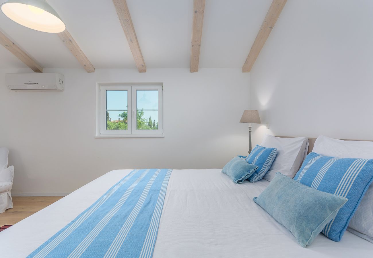 Вилла на Modrušani - Villa Tre Colonne for 10 persons in Central Istria with 60 m2 private pool & sauna 