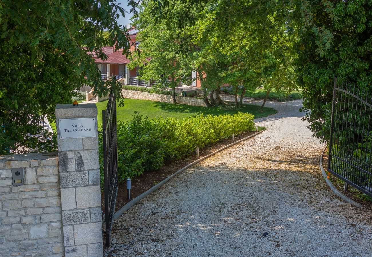 Вилла на Modrušani - Villa Tre Colonne for 10 persons in Central Istria with 60 m2 private pool & sauna 