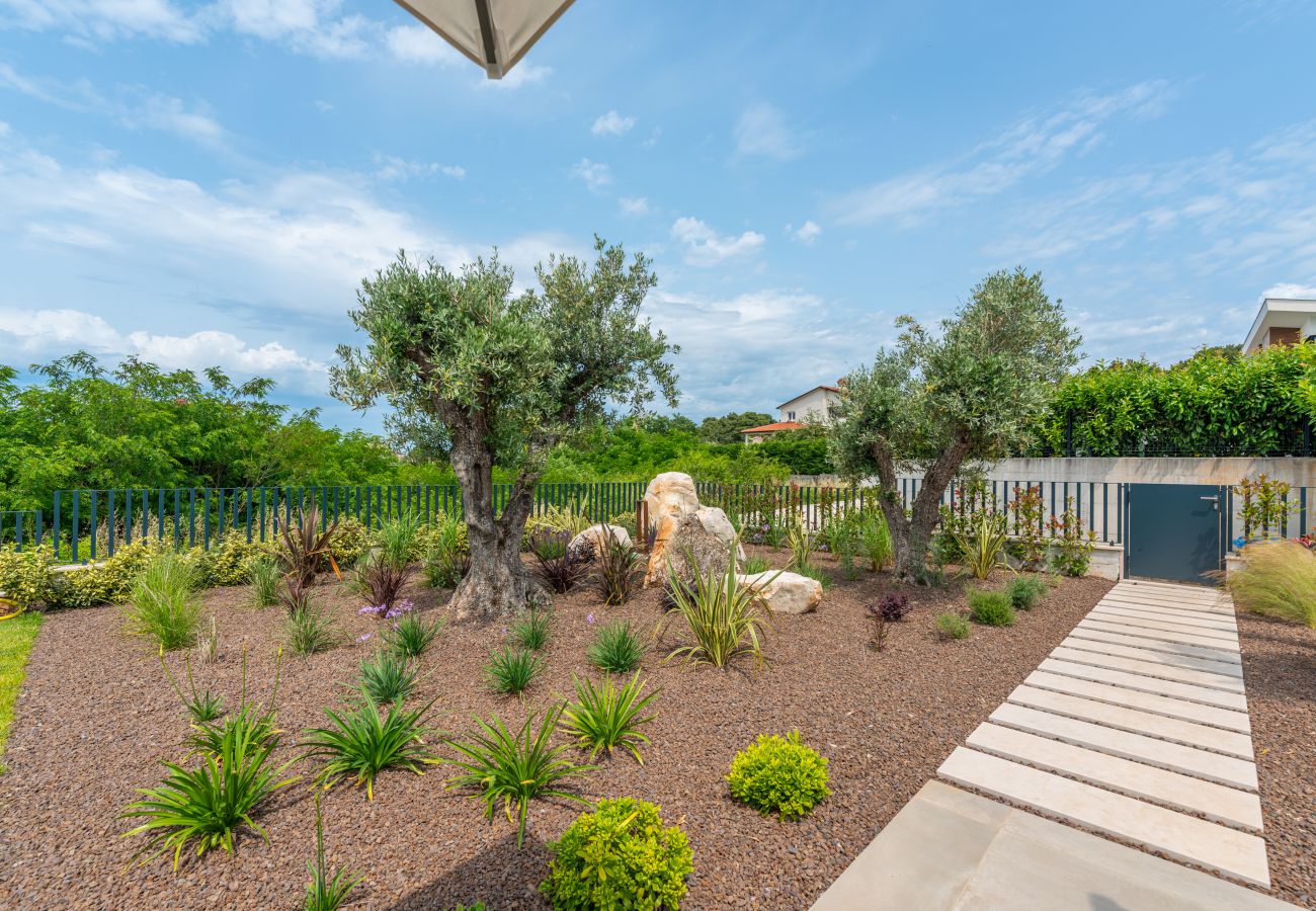 Вилла на Višnjan - Villa Visignano near Poreč for 8 people with 49 m2 heated pool, wellness & sea view