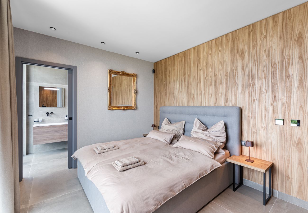 Вилла на Višnjan - Villa Visignano near Poreč for 8 people with 49 m2 heated pool, wellness & sea view