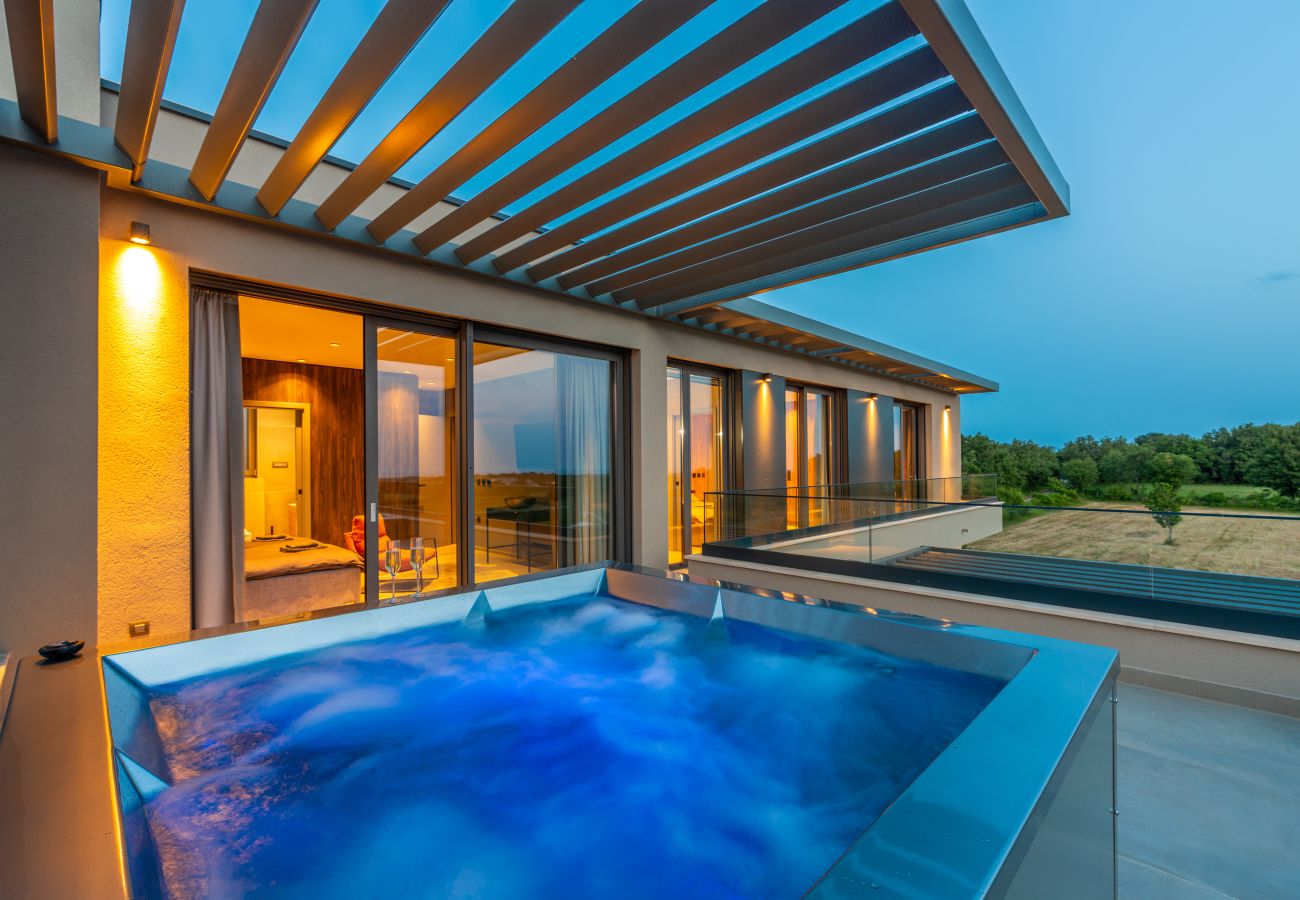 Вилла на Višnjan - Villa Visignano near Poreč for 8 people with 49 m2 heated pool, wellness & sea view