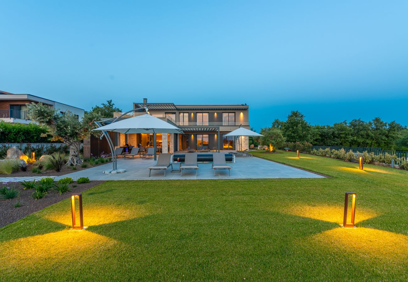 Вилла на Višnjan - Villa Visignano near Poreč for 8 people with 49 m2 heated pool, wellness & sea view