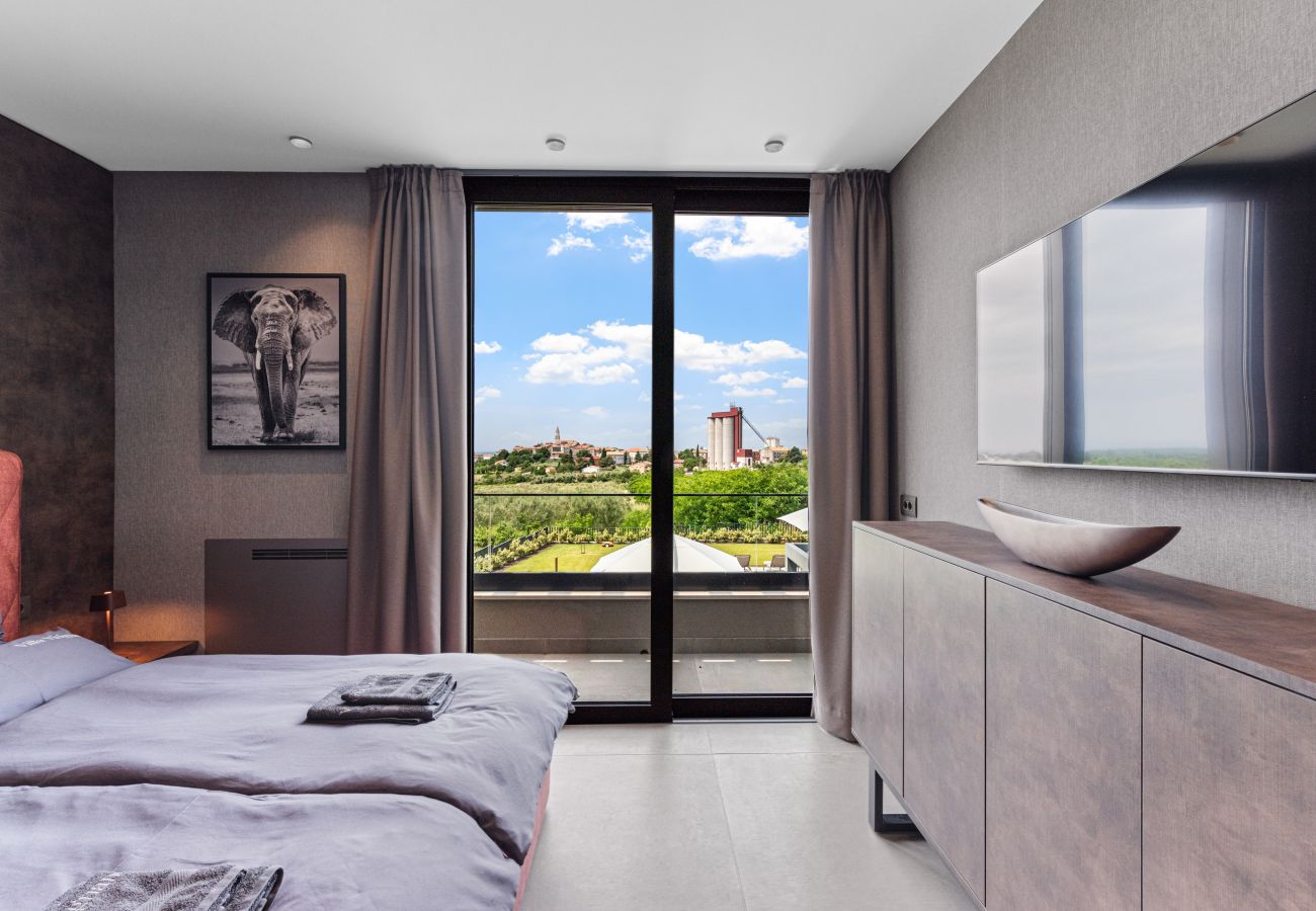 Вилла на Višnjan - Villa Visignano near Poreč for 8 people with 49 m2 heated pool, wellness & sea view