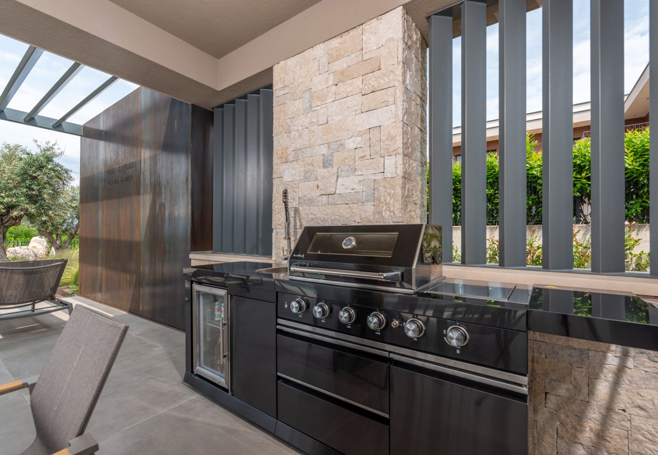 Вилла на Višnjan - Villa Visignano near Poreč for 8 people with 49 m2 heated pool, wellness & sea view