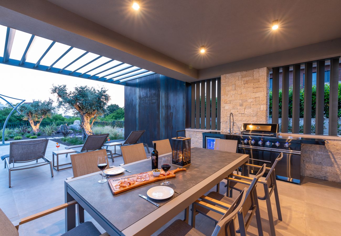 Вилла на Višnjan - Villa Visignano near Poreč for 8 people with 49 m2 heated pool, wellness & sea view