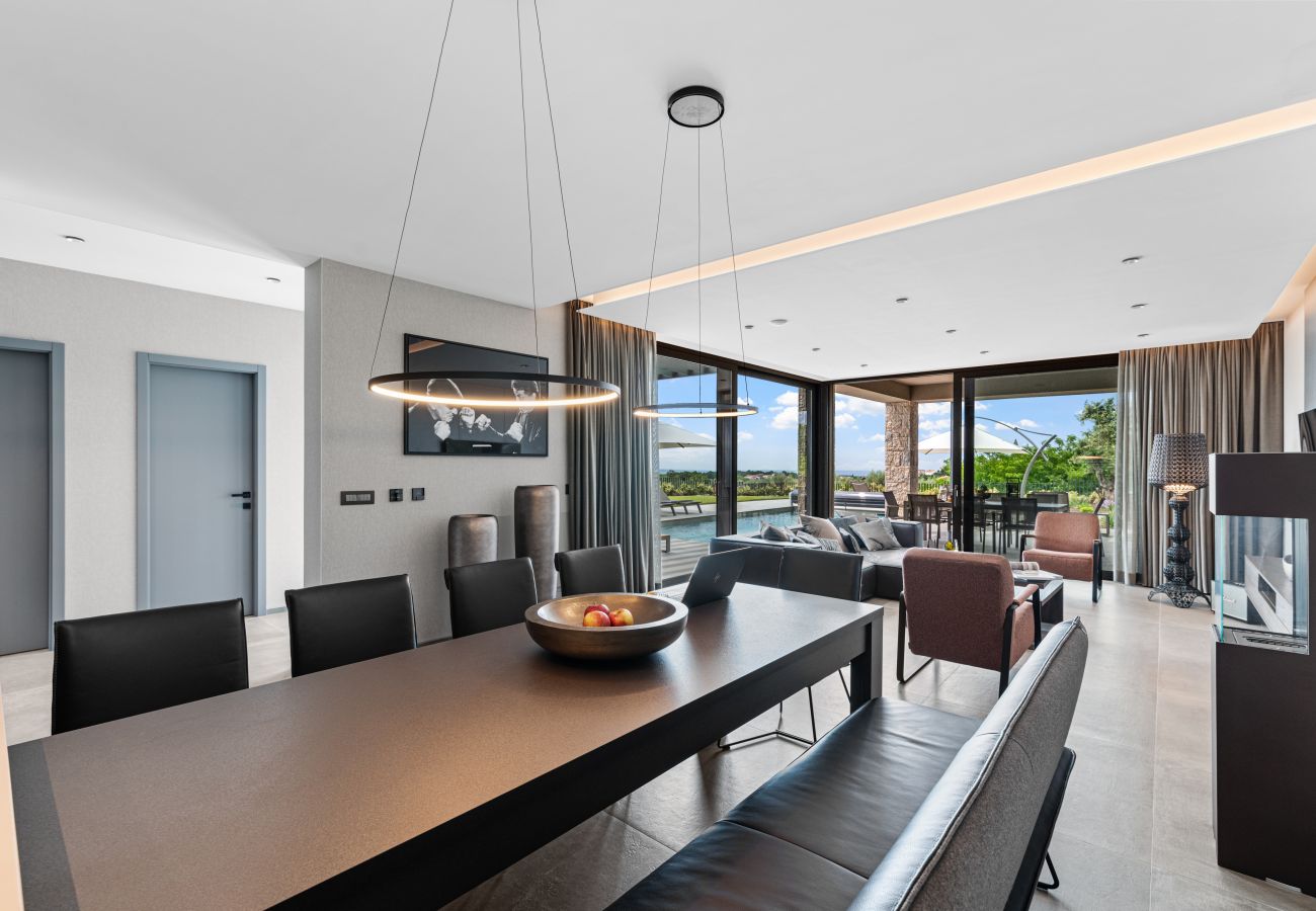 Вилла на Višnjan - Villa Visignano near Poreč for 8 people with 49 m2 heated pool, wellness & sea view