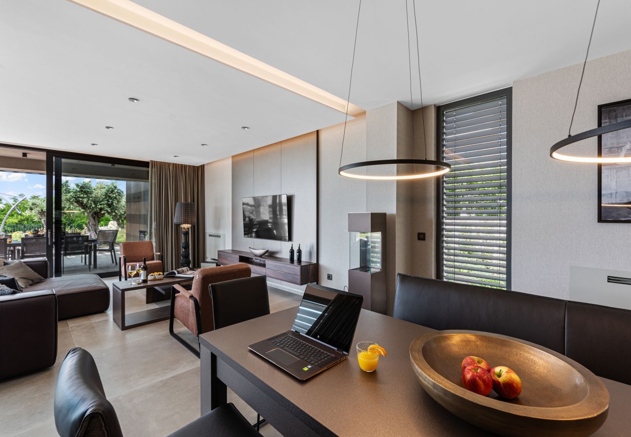 Вилла на Višnjan - Villa Visignano near Poreč for 8 people with 49 m2 heated pool, wellness & sea view