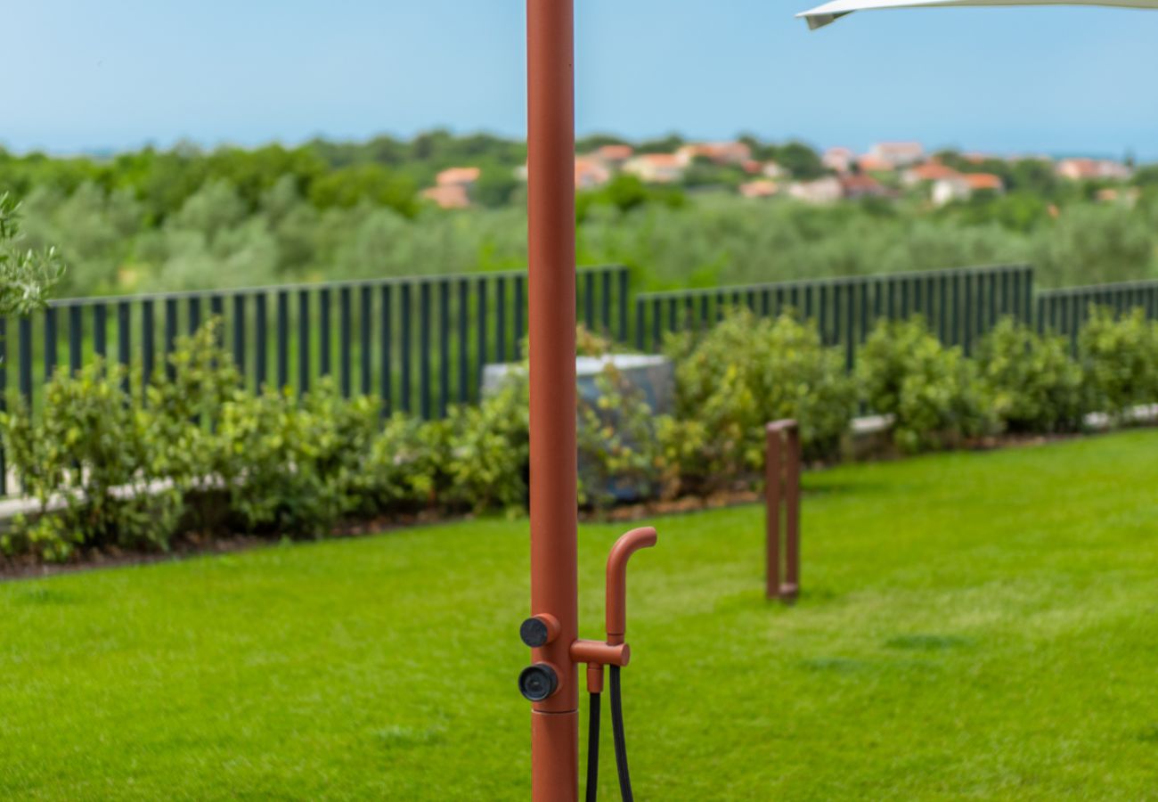 Вилла на Višnjan - Villa Visignano near Poreč for 8 people with 49 m2 heated pool, wellness & sea view