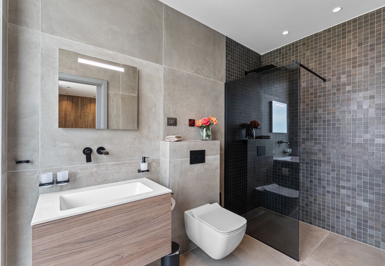 Вилла на Višnjan - Villa Visignano near Poreč for 8 people with 49 m2 heated pool, wellness & sea view