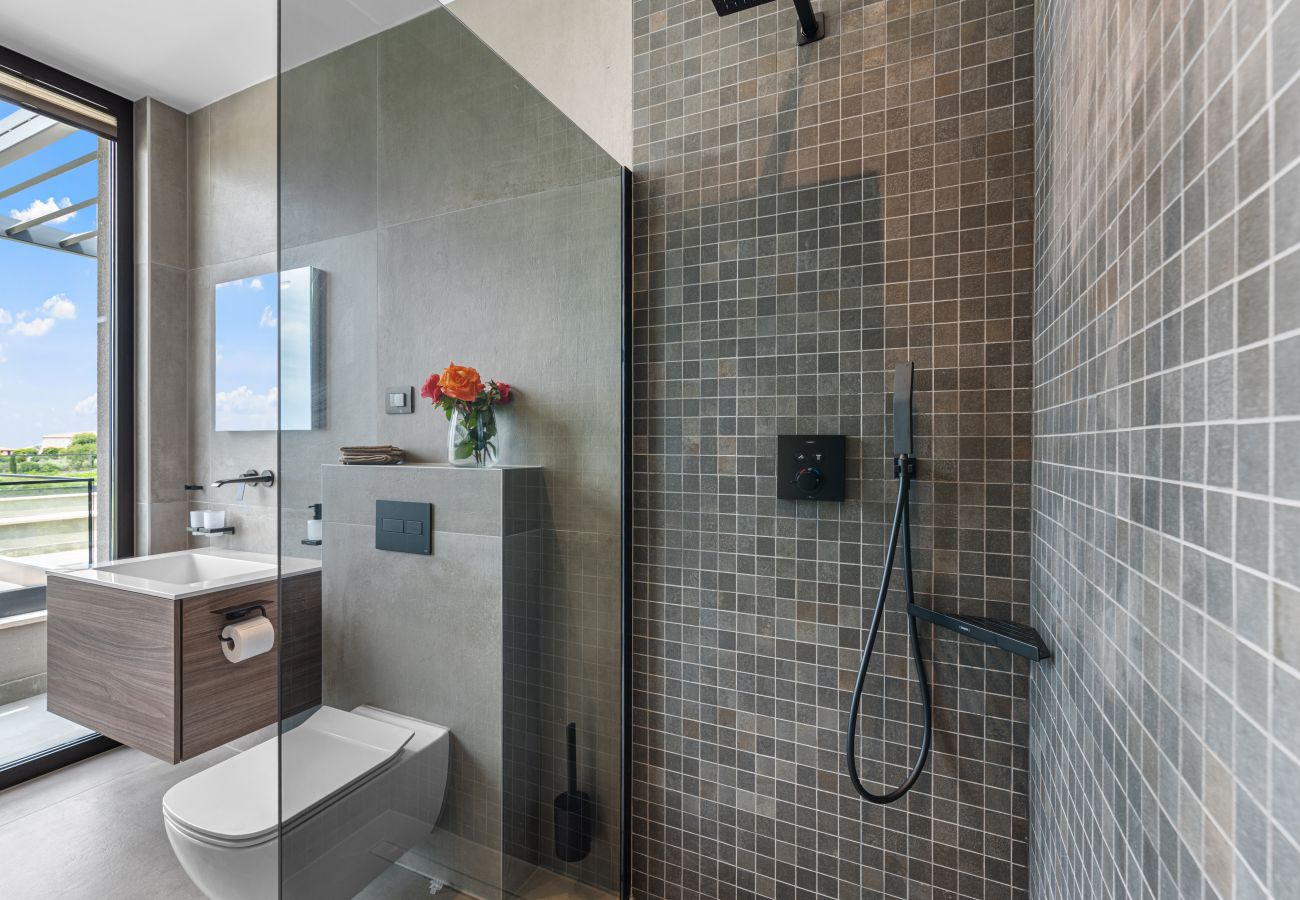 Вилла на Višnjan - Villa Visignano near Poreč for 8 people with 49 m2 heated pool, wellness & sea view