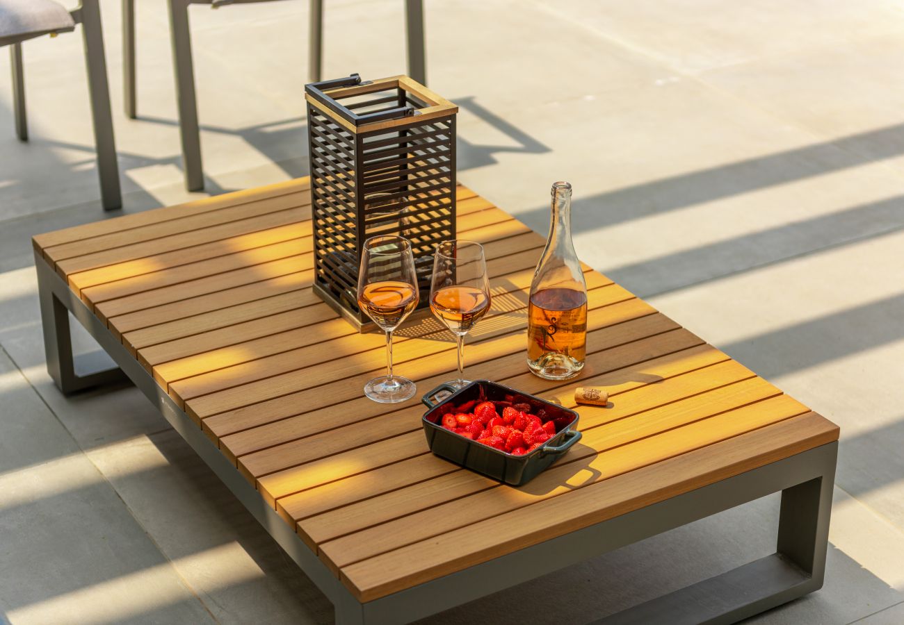 Вилла на Višnjan - Villa Visignano near Poreč for 8 people with 49 m2 heated pool, wellness & sea view