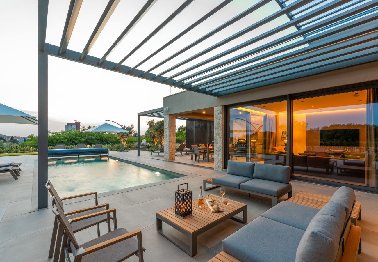 Вилла на Višnjan - Villa Visignano near Poreč for 8 people with 49 m2 heated pool, wellness & sea view