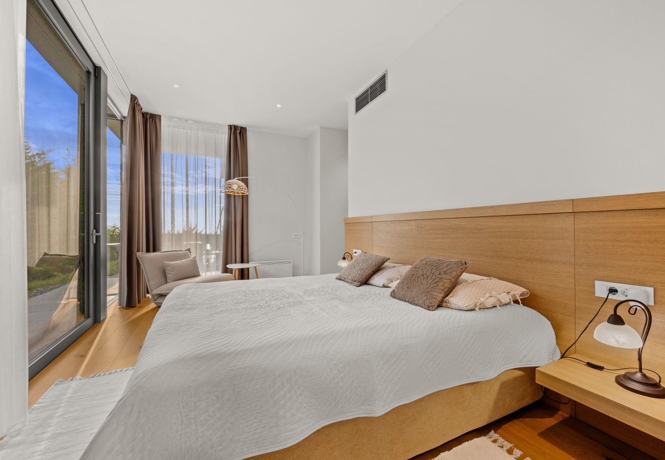 Вилла на Brtonigla - Villa Miracle for 5 persons near Novigrad with wellness area, 50 m2 heated pool & sea view