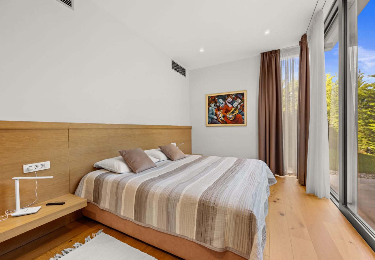 Вилла на Brtonigla - Villa Miracle for 5 persons near Novigrad with wellness area, 50 m2 heated pool & sea view