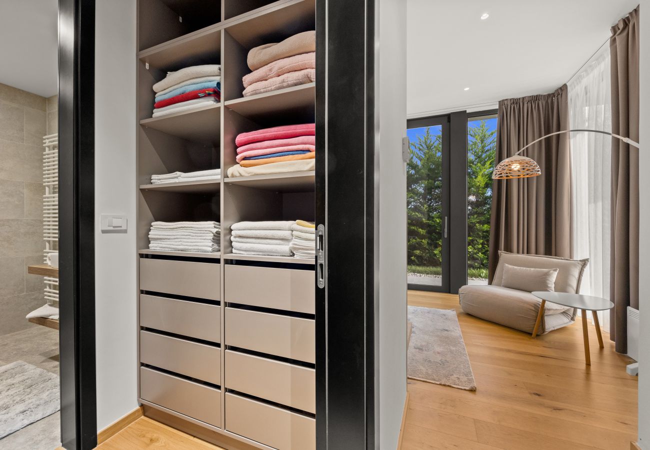 Вилла на Brtonigla - Villa Miracle for 5 persons near Novigrad with wellness area, 50 m2 heated pool & sea view