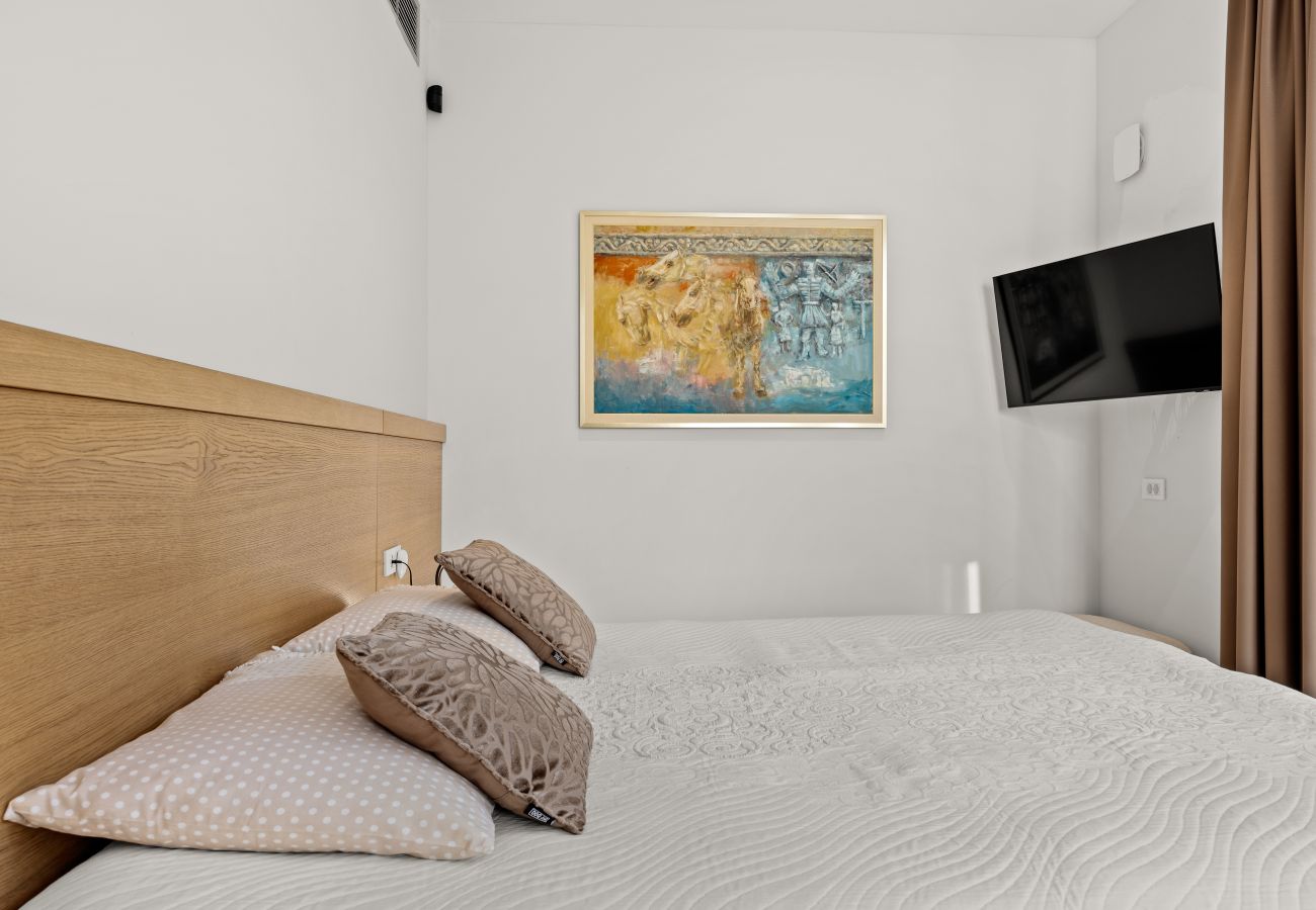 Вилла на Brtonigla - Villa Miracle for 5 persons near Novigrad with wellness area, 50 m2 heated pool & sea view