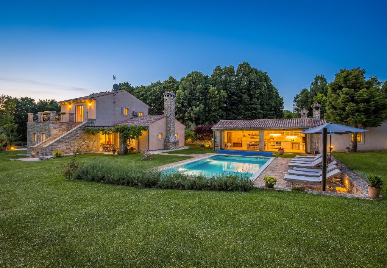 Вилла на Prodol - Villa Lipa for 8 persons near Pula with 41 m2 heated pool, beautiful garden, sauna & kids playground
