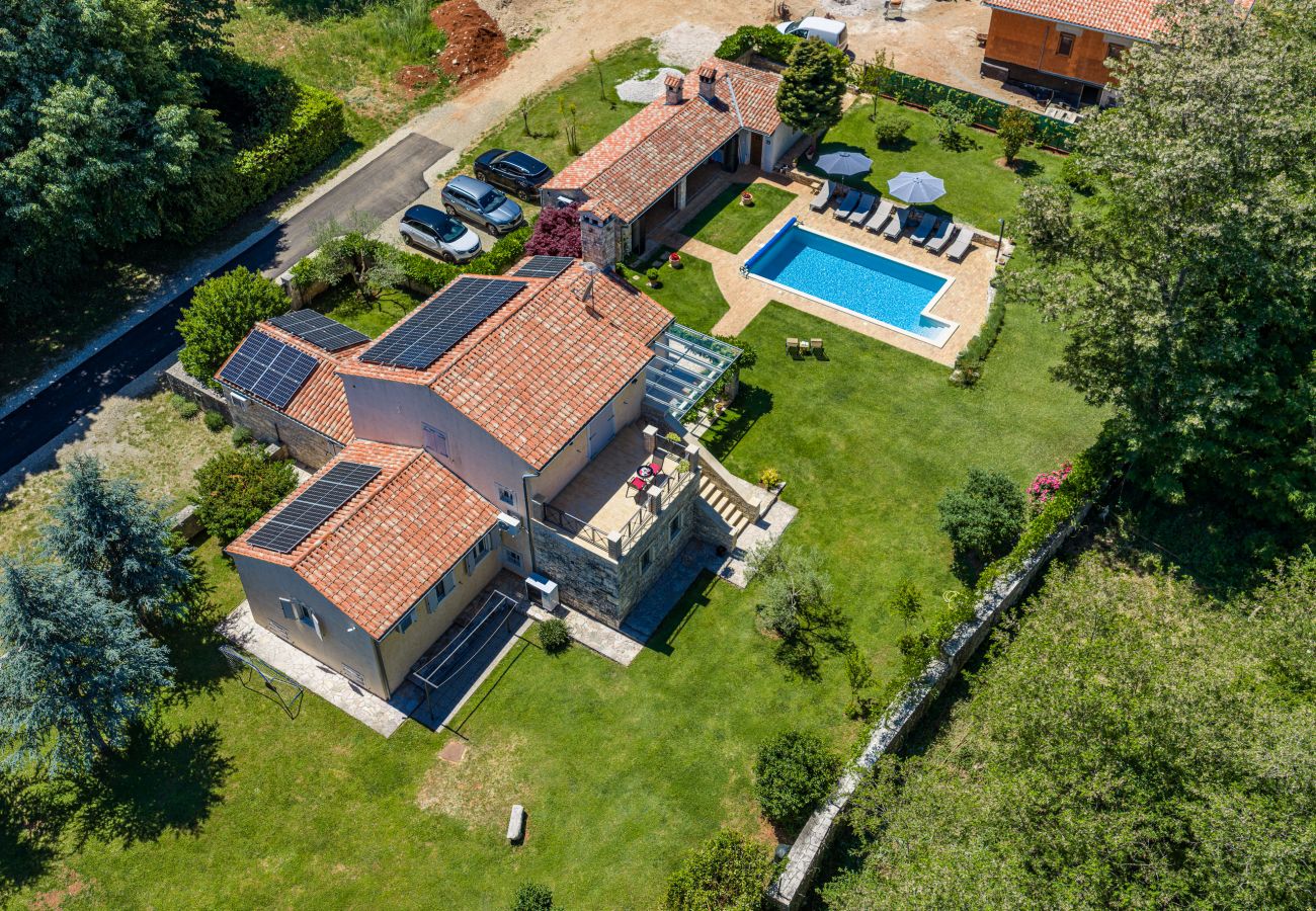 Вилла на Prodol - Villa Lipa for 8 persons near Pula with 41 m2 heated pool, beautiful garden, sauna & kids playground