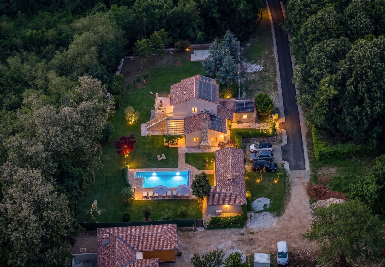 Вилла на Prodol - Villa Lipa for 8 persons near Pula with 41 m2 heated pool, beautiful garden, sauna & kids playground