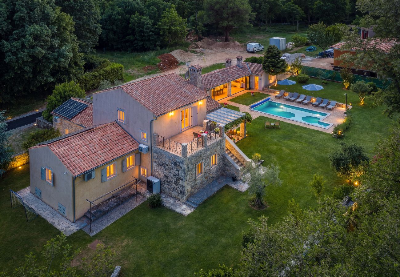 Вилла на Prodol - Villa Lipa for 8 persons near Pula with 41 m2 heated pool, beautiful garden, sauna & kids playground