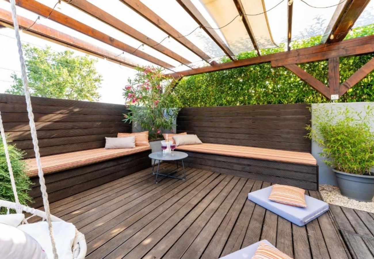 Вилла на Medulin - Villa Chillax in Medulin for 10 people with 47 m2 private pool, jacuzzi & sea view - only 400 meters from beach