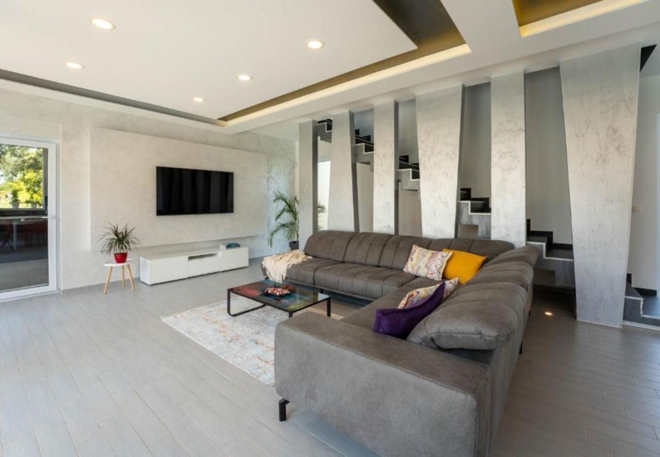 Вилла на Medulin - Villa Chillax in Medulin for 10 people with 47 m2 private pool, jacuzzi & sea view - only 400 meters from beach