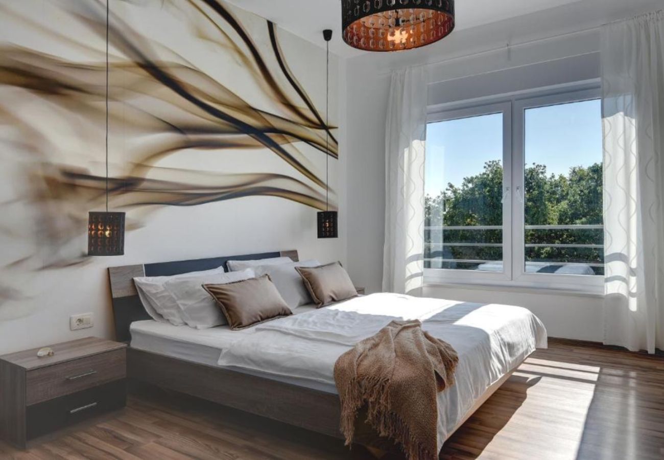 Вилла на Medulin - Villa Chillax in Medulin for 10 people with 47 m2 private pool, jacuzzi & sea view - only 400 meters from beach