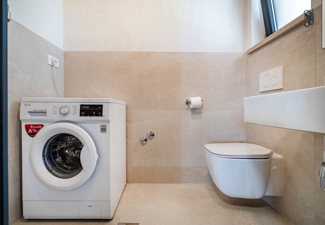 Вилла на Kašcerga - Villa Padova for 12 persons near Motovun with 84 m2 infinity pool with panoramic view & beautiful garden