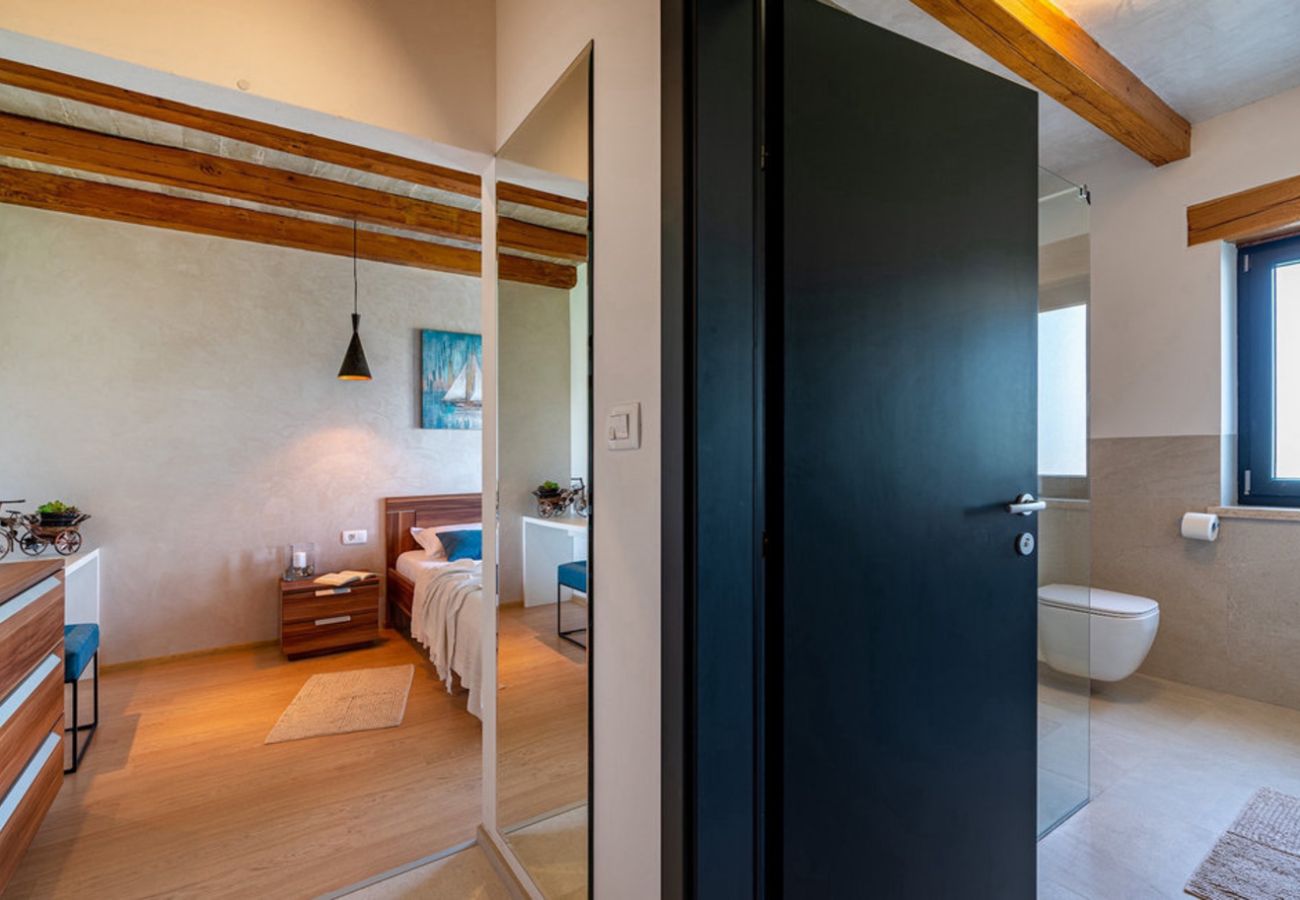 Вилла на Kašcerga - Villa Padova for 12 persons near Motovun with 84 m2 infinity pool with panoramic view & beautiful garden