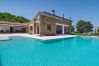 Вилла на Kašcerga - Villa Padova for 12 persons near Motovun with 84 m2 infinity pool with panoramic view & beautiful garden