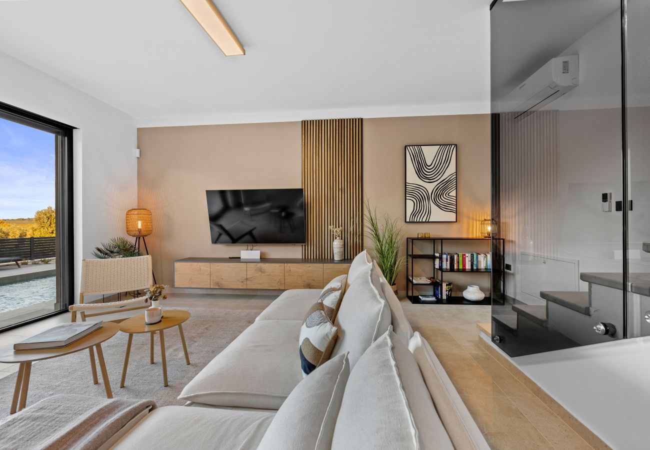 Вилла на Ližnjan - Casa Carla near Medulin for 10 persons with 48 m2 heated pool and beautiful sea view - pet friendly